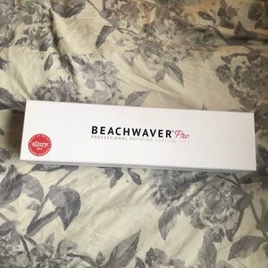 Beachwaver pro curling iron